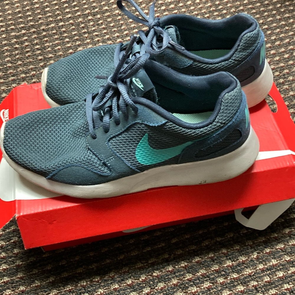 Great comfortable sneakers